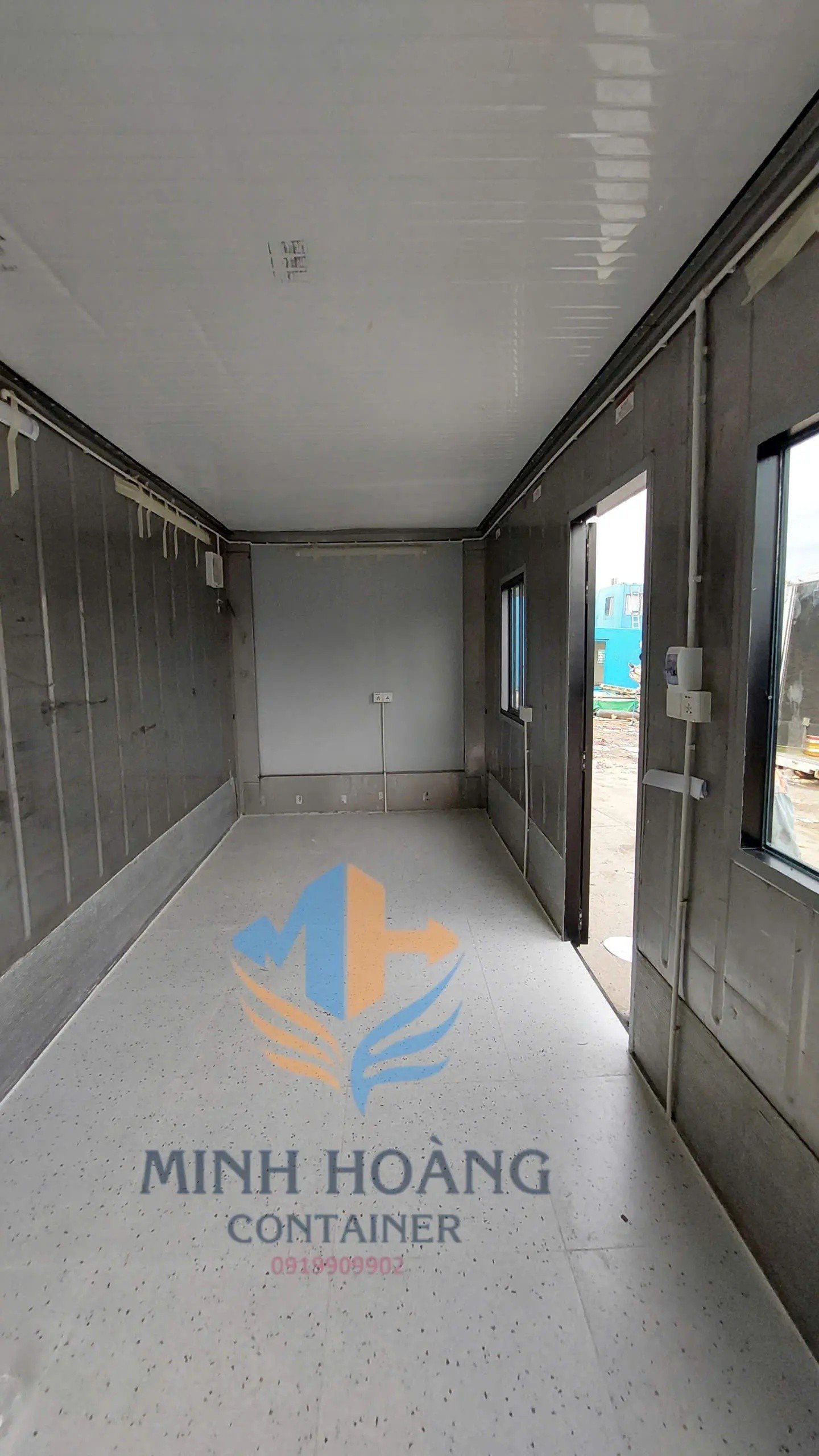 Container Văn Phòng 20 Feet Đen Hiện Đại